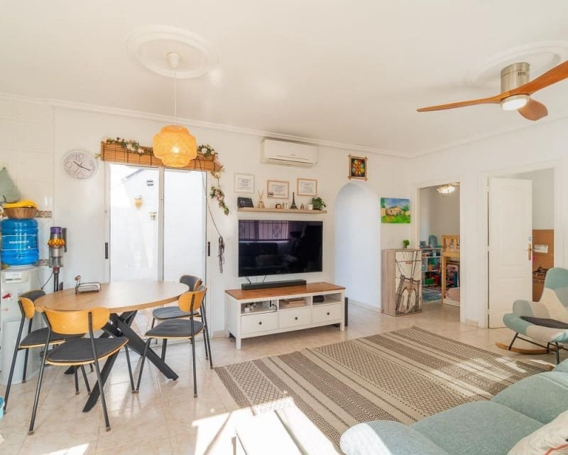 3 bedroom Townhouse for sale in Playa Flamenca with pool - € 229,000 (Ref: 9895498)