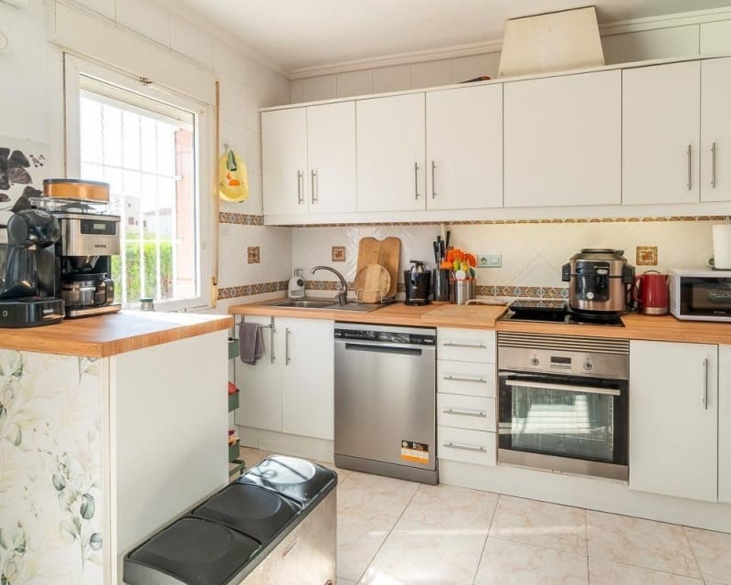 3 bedroom Townhouse for sale in Playa Flamenca with pool - € 229,000 (Ref: 9895498)