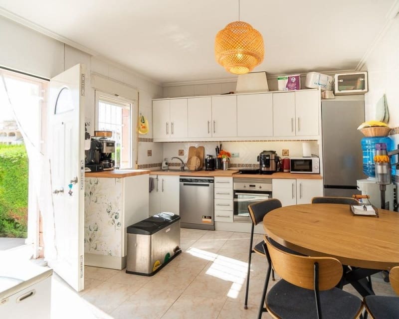 3 bedroom Townhouse for sale in Playa Flamenca with pool - € 229,000 (Ref: 9895498)