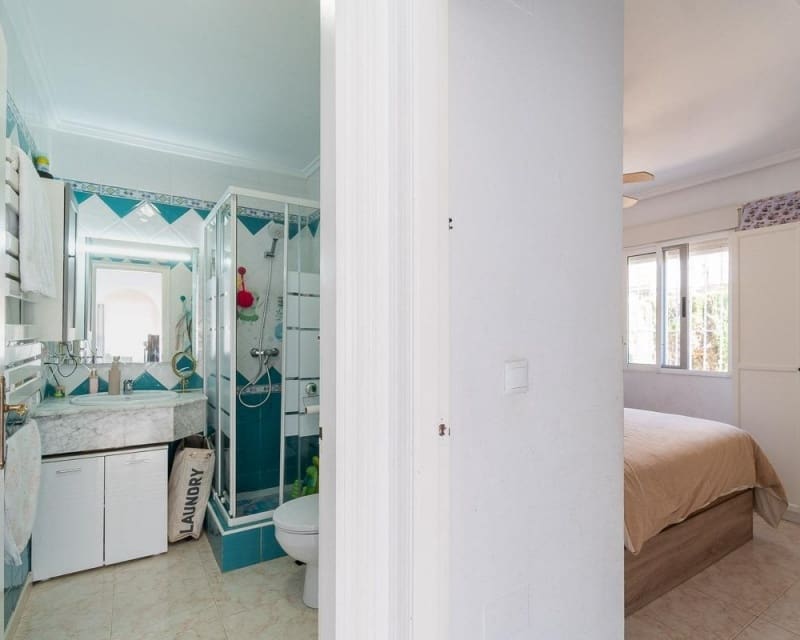 3 bedroom Townhouse for sale in Playa Flamenca with pool - € 229,000 (Ref: 9895498)