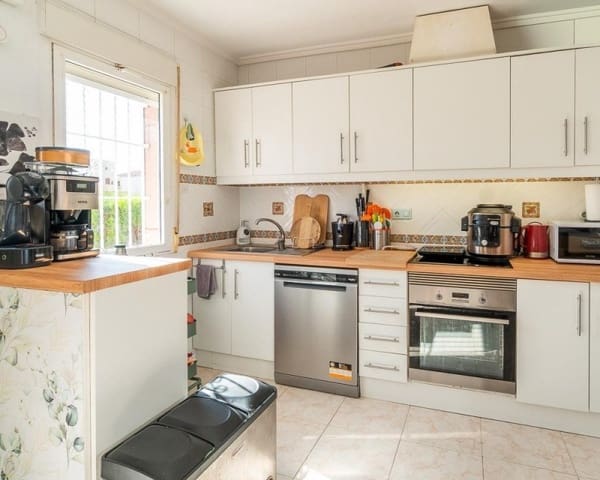 3 bedroom Townhouse for sale in Playa Flamenca, Orihuela with pool - € 229,000 (Ref: 9895498)