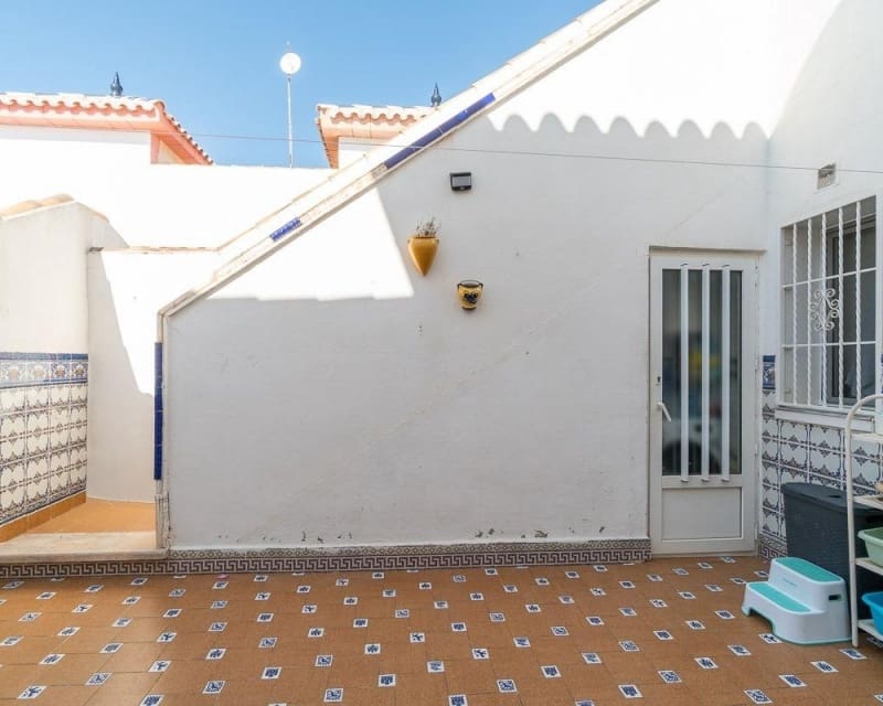 3 bedroom Townhouse for sale in Playa Flamenca with pool - € 229,000 (Ref: 9895498)