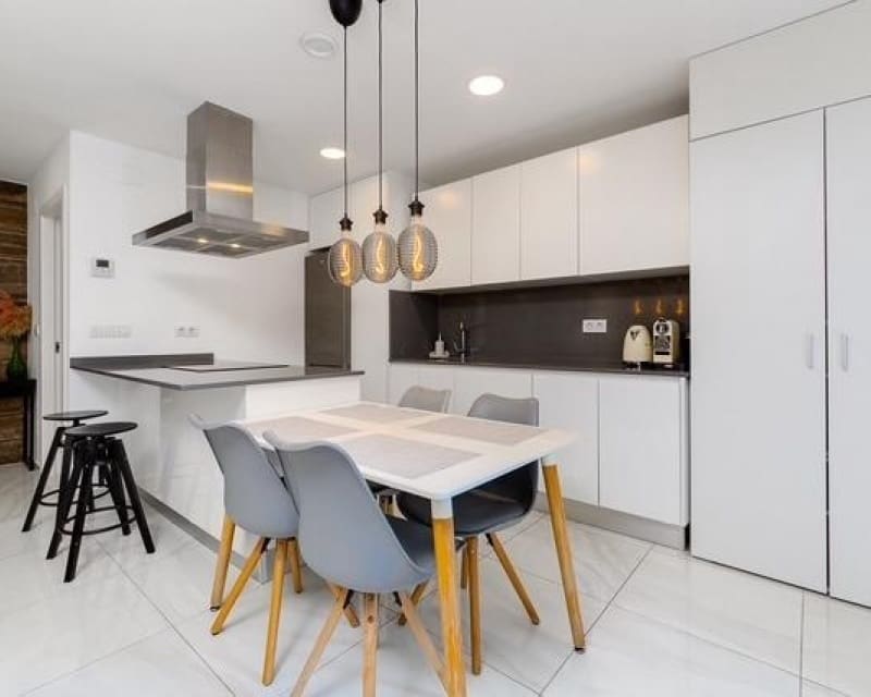 3 soverom Hus til salgs i Villamartin med svømmebasseng - € 325 000 (Ref: 9895499)