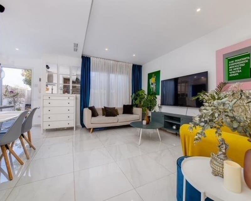3 soverom Hus til salgs i Villamartin med svømmebasseng - € 325 000 (Ref: 9895499)