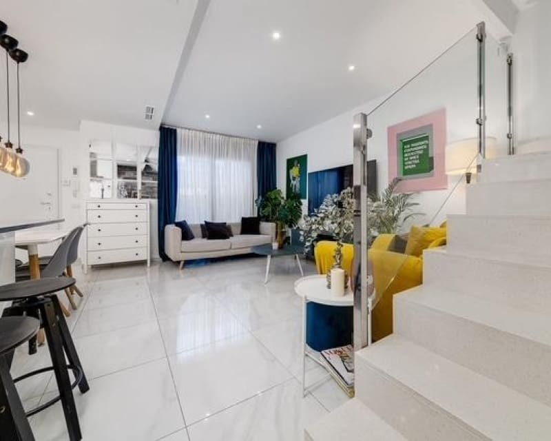 3 soverom Hus til salgs i Villamartin med svømmebasseng - € 325 000 (Ref: 9895499)