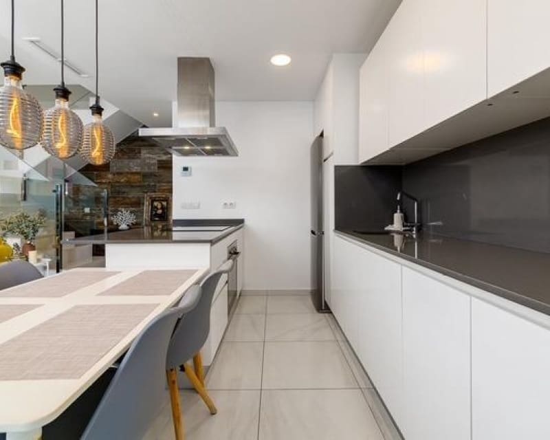 3 soverom Hus til salgs i Villamartin med svømmebasseng - € 325 000 (Ref: 9895499)