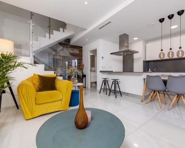 3 soverom Hus til salgs i Villamartin, Orihuela med svømmebasseng - € 325 000 (Ref: 9895499)