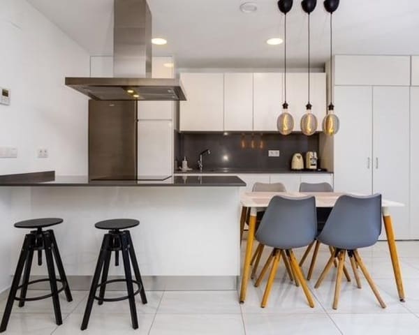 3 soverom Hus til salgs i Villamartin, Orihuela med svømmebasseng - € 325 000 (Ref: 9895499)