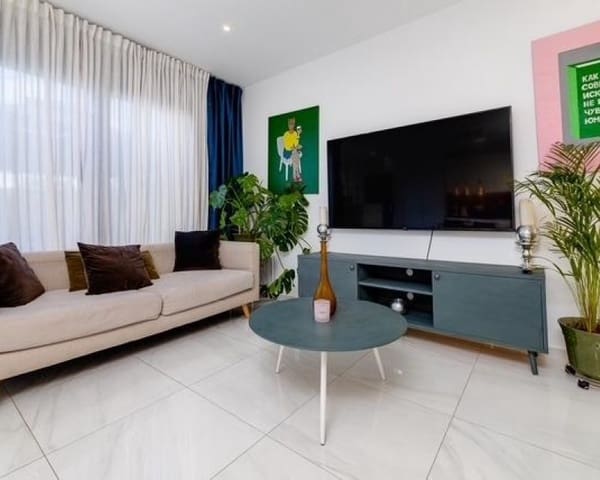 3 soverom Hus til salgs i Villamartin, Orihuela med svømmebasseng - € 325 000 (Ref: 9895499)