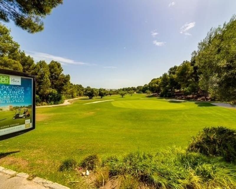 3 soverom Hus til salgs i Villamartin med svømmebasseng - € 325 000 (Ref: 9895499)
