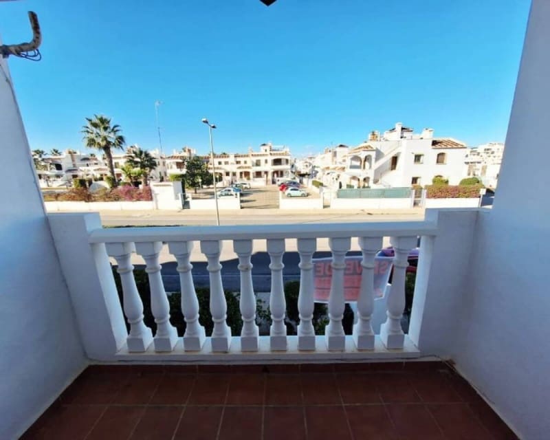 3 soveværelse Lejlighed til salg i Villamartin med swimmingpool - € 249.000 (Ref: 9895500)