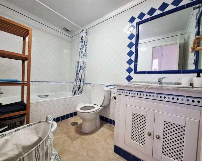 3 soveværelse Lejlighed til salg i Villamartin med swimmingpool - € 249.000 (Ref: 9895500)