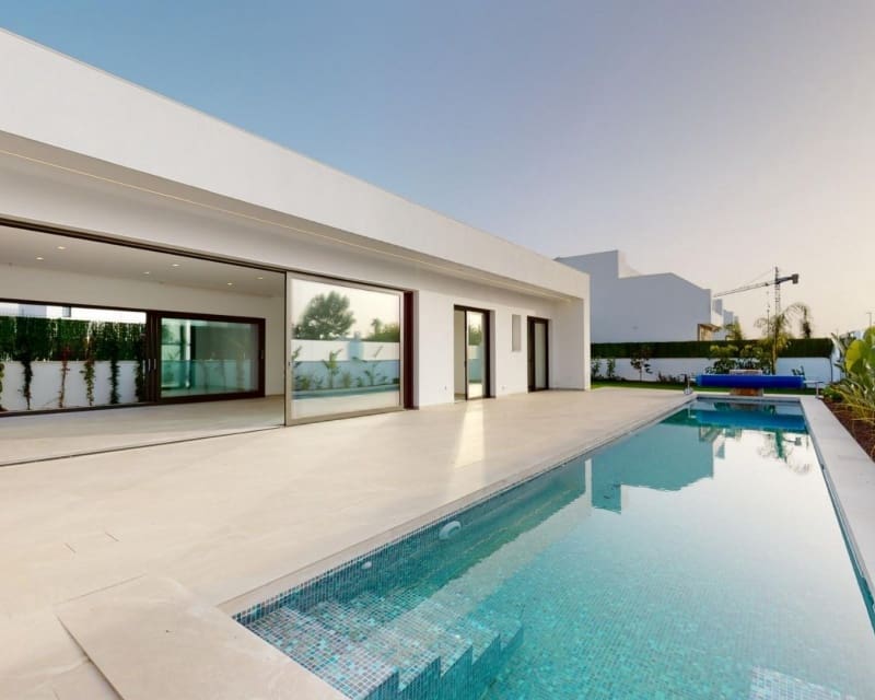 3 slaapkamer Villa te koop in Los Alcazares met zwembad - € 739.900 (Ref: 9895502)