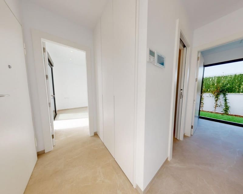 3 slaapkamer Villa te koop in Los Alcazares met zwembad - € 739.900 (Ref: 9895502)