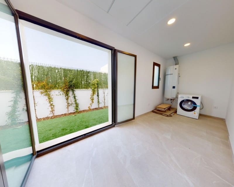 3 slaapkamer Villa te koop in Los Alcazares met zwembad - € 739.900 (Ref: 9895502)