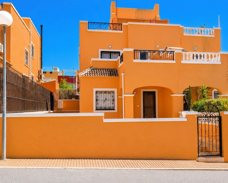 3 Zimmer Villa zu verkaufen in Los Altos mit Pool - 259.000 € (Ref: 9895507)