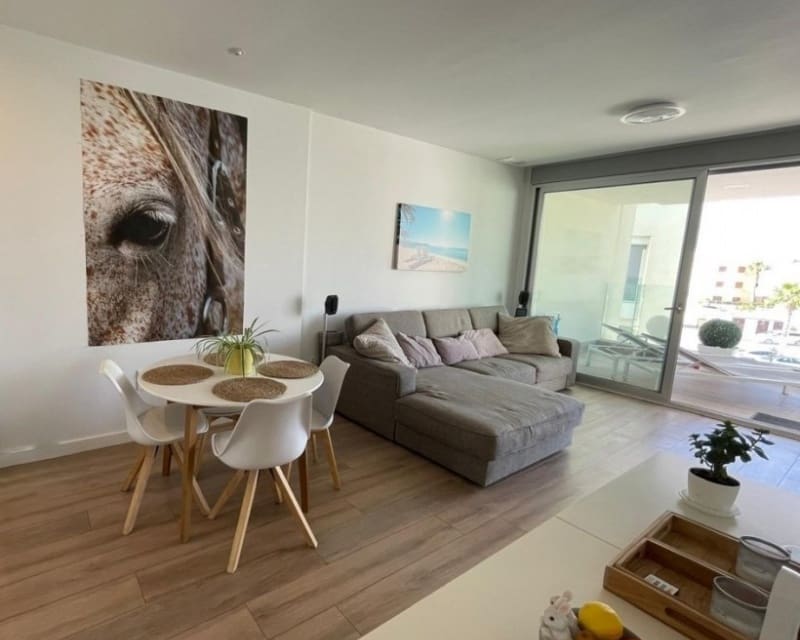 2 soveværelse Lejlighed til salg i Villamartin med swimmingpool - € 279.000 (Ref: 9895508)