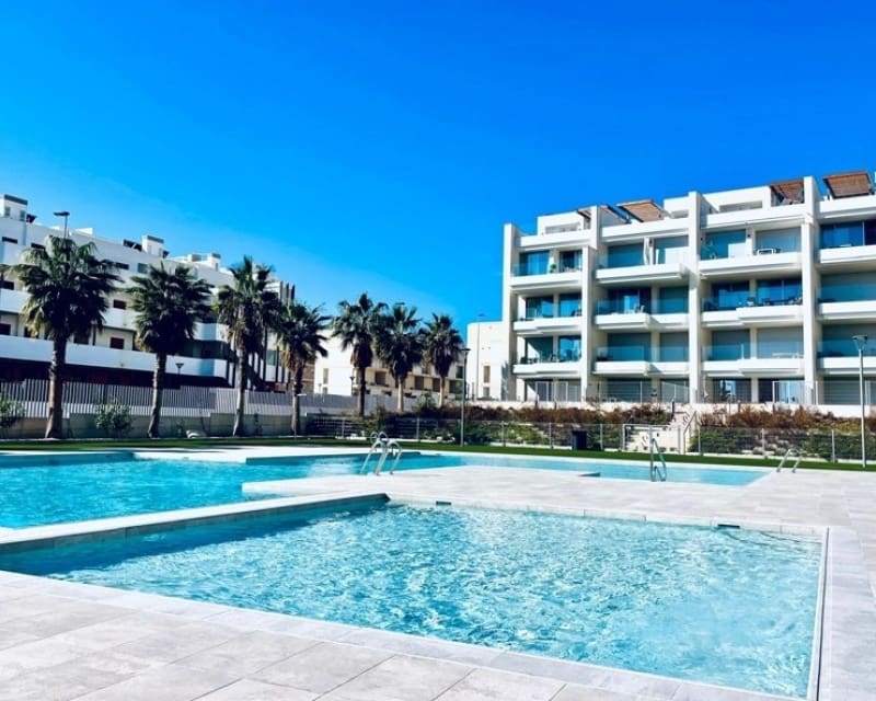 2 soveværelse Lejlighed til salg i Villamartin med swimmingpool - € 279.000 (Ref: 9895508)