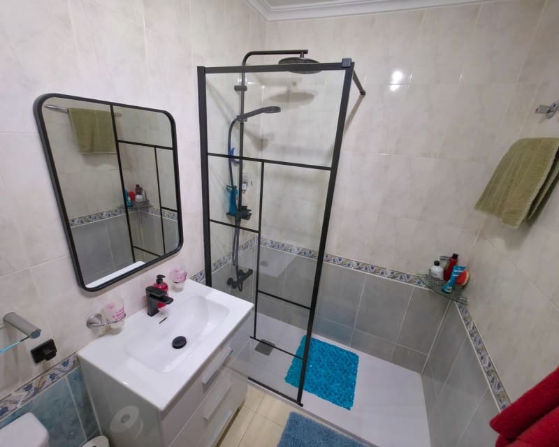 Apartamento de 2 habitaciones en Los Montesinos en venta con piscina - 135.000 € (Ref: 9895510)