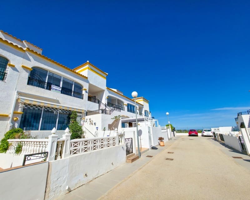 Apartamento de 2 habitaciones en Los Montesinos en venta con piscina - 135.000 € (Ref: 9895510)