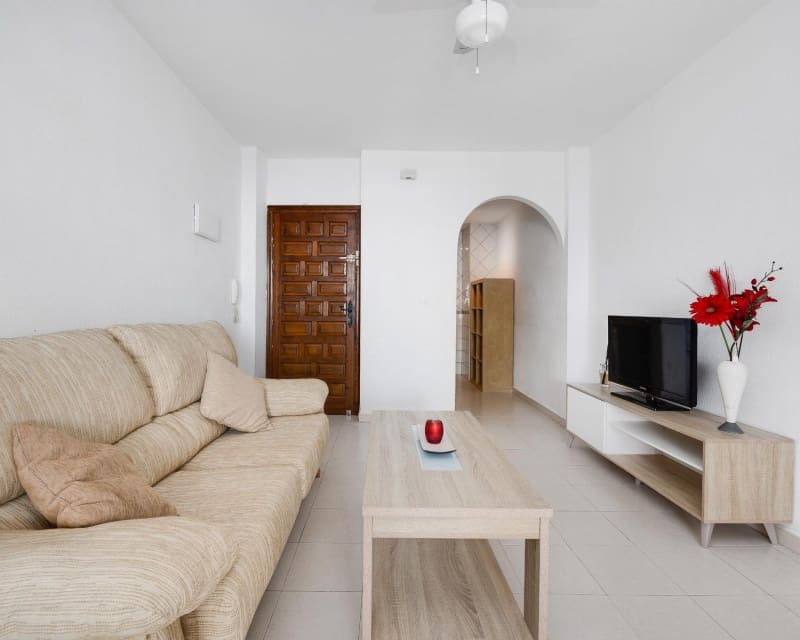 Apartamento de 2 habitaciones en Torrevieja en venta con piscina - 139.500 € (Ref: 9895511)