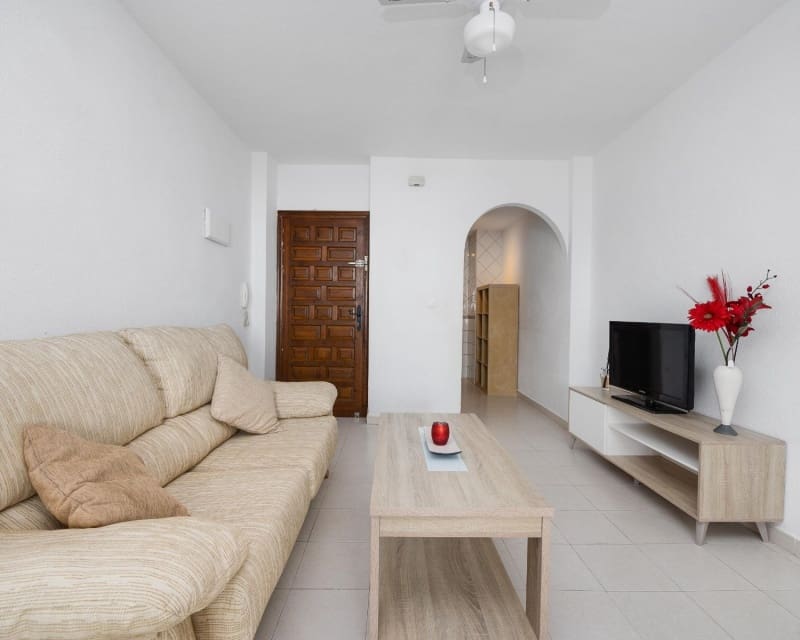 Apartamento de 2 habitaciones en Torrevieja en venta con piscina - 139.500 € (Ref: 9895511)