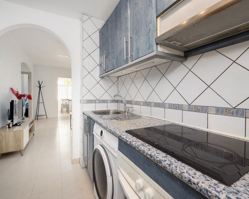 Apartamento de 2 habitaciones en Torrevieja en venta con piscina - 139.500 € (Ref: 9895511)