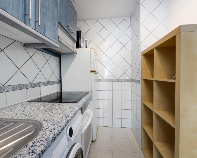 Apartamento de 2 habitaciones en Torrevieja en venta con piscina - 139.500 € (Ref: 9895511)