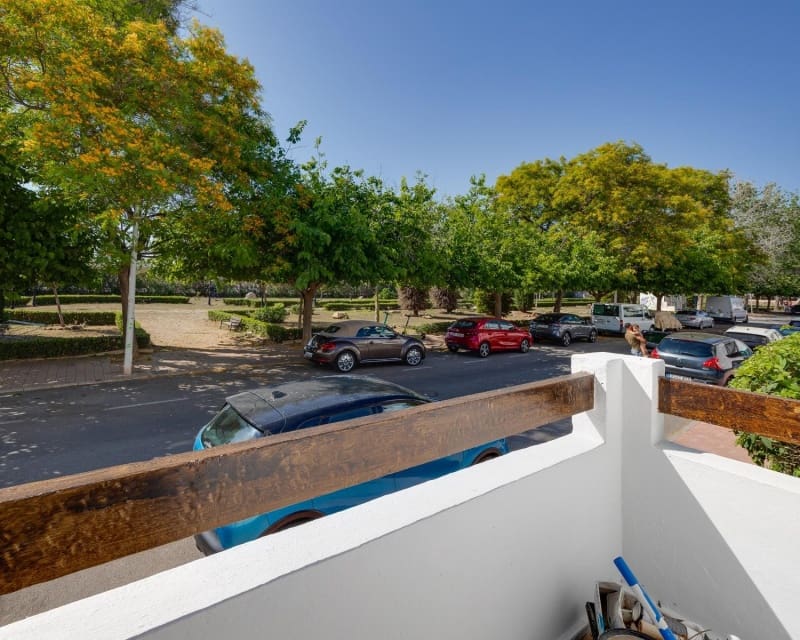 Apartamento de 2 habitaciones en Torrevieja en venta con piscina - 139.500 € (Ref: 9895511)