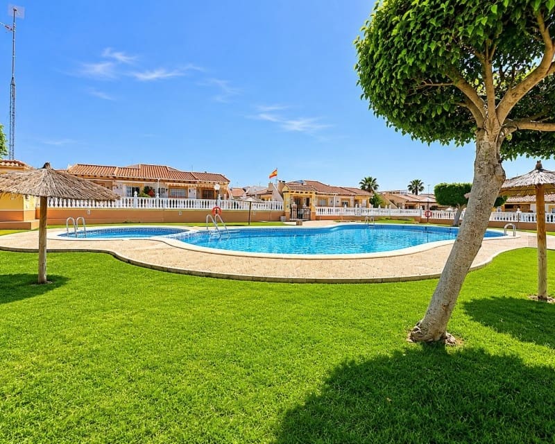 2 makuuhuone Huoneisto myytävänä paikassa Cabo Roig mukana uima-altaan - 164 995 € (Ref: 9895512)