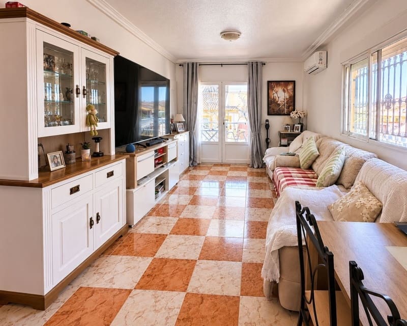 2 makuuhuone Huoneisto myytävänä paikassa Cabo Roig mukana uima-altaan - 164 995 € (Ref: 9895512)