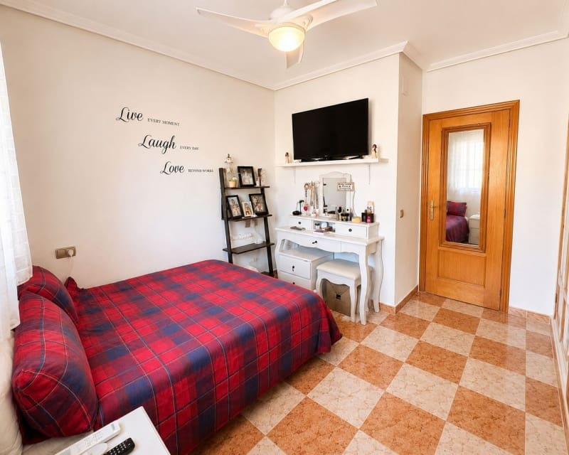 2 makuuhuone Huoneisto myytävänä paikassa Cabo Roig mukana uima-altaan - 164 995 € (Ref: 9895512)