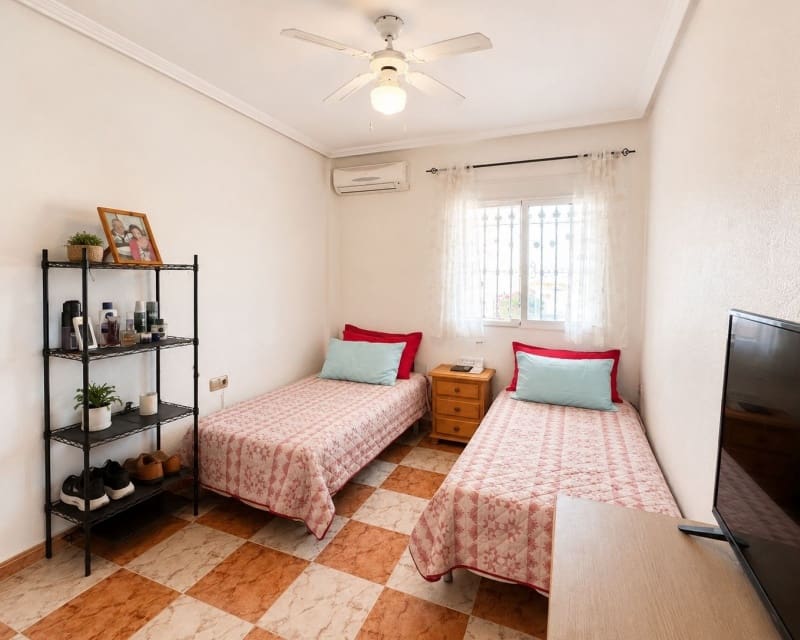 2 makuuhuone Huoneisto myytävänä paikassa Cabo Roig mukana uima-altaan - 164 995 € (Ref: 9895512)