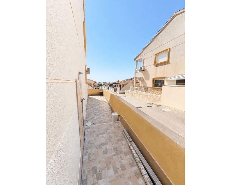 2 makuuhuone Huoneisto myytävänä paikassa Cabo Roig mukana uima-altaan - 164 995 € (Ref: 9895512)