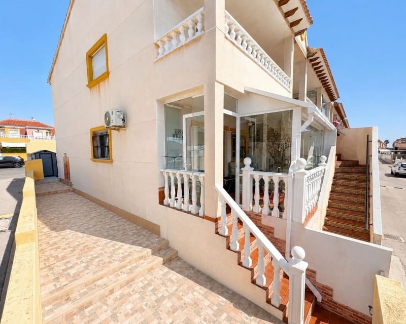 2 makuuhuone Huoneisto myytävänä paikassa Cabo Roig mukana uima-altaan - 164 995 € (Ref: 9895512)