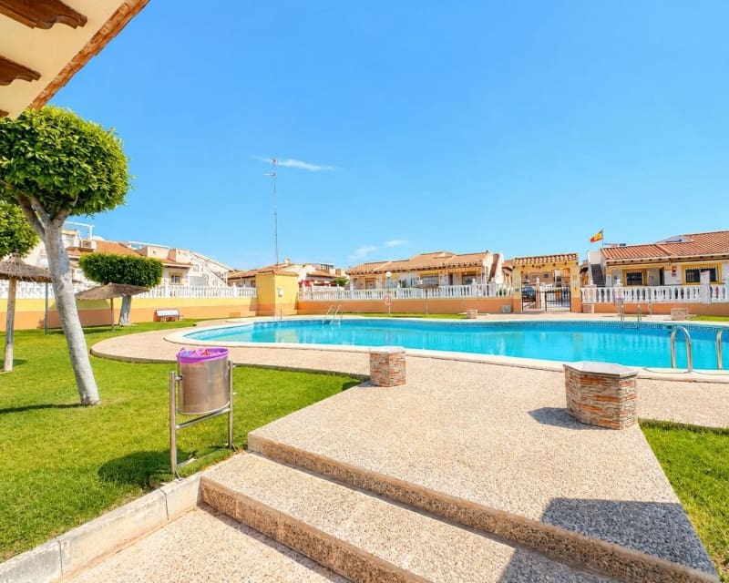 2 makuuhuone Huoneisto myytävänä paikassa Cabo Roig mukana uima-altaan - 164 995 € (Ref: 9895512)