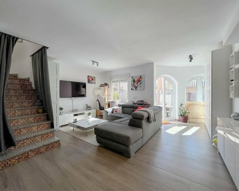 2 slaapkamer Huis te koop in Villamartin met zwembad - € 279.900 (Ref: 9895513)