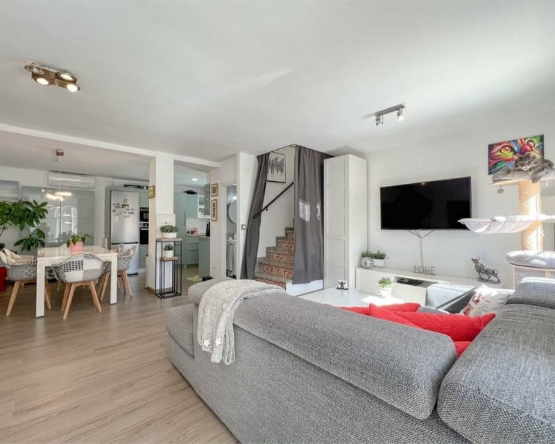 2 slaapkamer Huis te koop in Villamartin met zwembad - € 279.900 (Ref: 9895513)