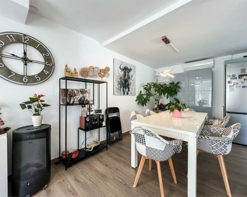 2 slaapkamer Huis te koop in Villamartin met zwembad - € 279.900 (Ref: 9895513)
