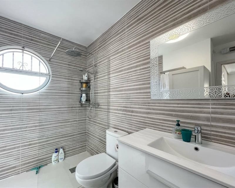 2 slaapkamer Huis te koop in Villamartin met zwembad - € 279.900 (Ref: 9895513)