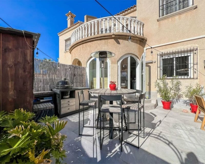 2 slaapkamer Huis te koop in Villamartin met zwembad - € 279.900 (Ref: 9895513)
