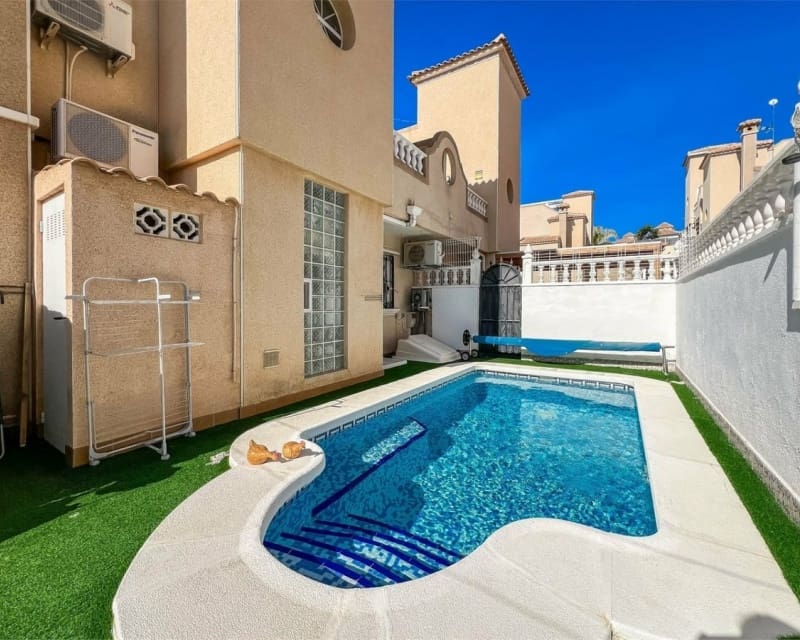 2 slaapkamer Huis te koop in Villamartin met zwembad - € 279.900 (Ref: 9895513)