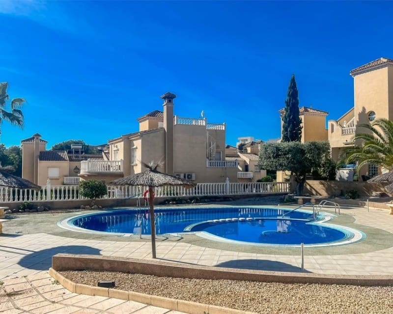 2 slaapkamer Huis te koop in Villamartin met zwembad - € 279.900 (Ref: 9895513)