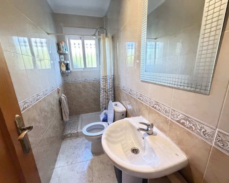 4 soveværelse Villa til salg i Villamartin med swimmingpool - € 399.995 (Ref: 9895517)