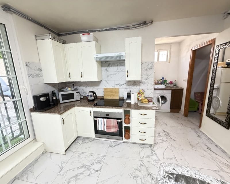 4 soveværelse Villa til salg i Villamartin med swimmingpool - € 399.995 (Ref: 9895517)