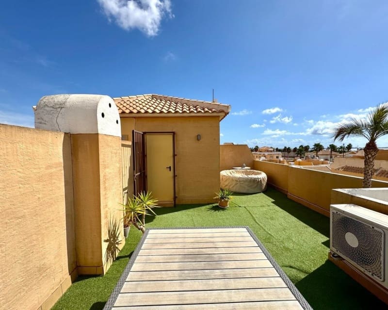 3 sovrum Villa till salu i Ciudad Quesada med pool - 289 000 € (Ref: 9895522)