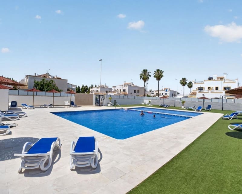 3 quarto Apartamento para venda em La Siesta com piscina - 195 000 € (Ref: 9895523)