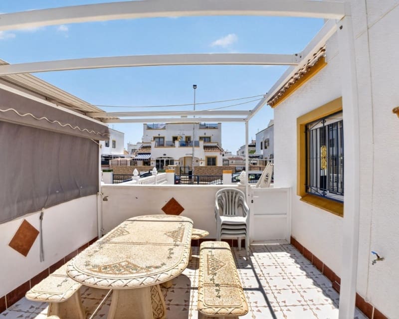 3 quarto Apartamento para venda em La Siesta com piscina - 195 000 € (Ref: 9895523)