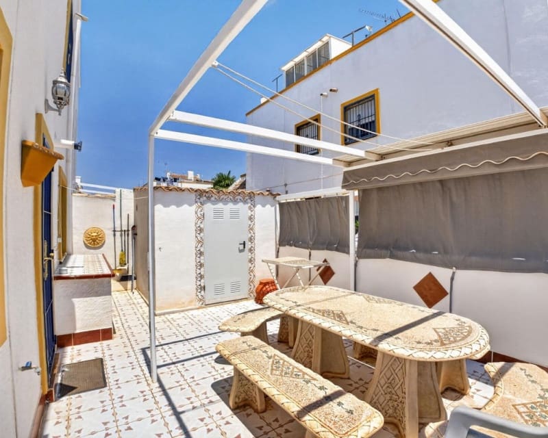 3 quarto Apartamento para venda em La Siesta com piscina - 195 000 € (Ref: 9895523)