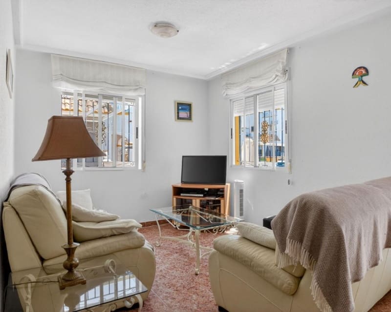 3 quarto Apartamento para venda em La Siesta com piscina - 195 000 € (Ref: 9895523)
